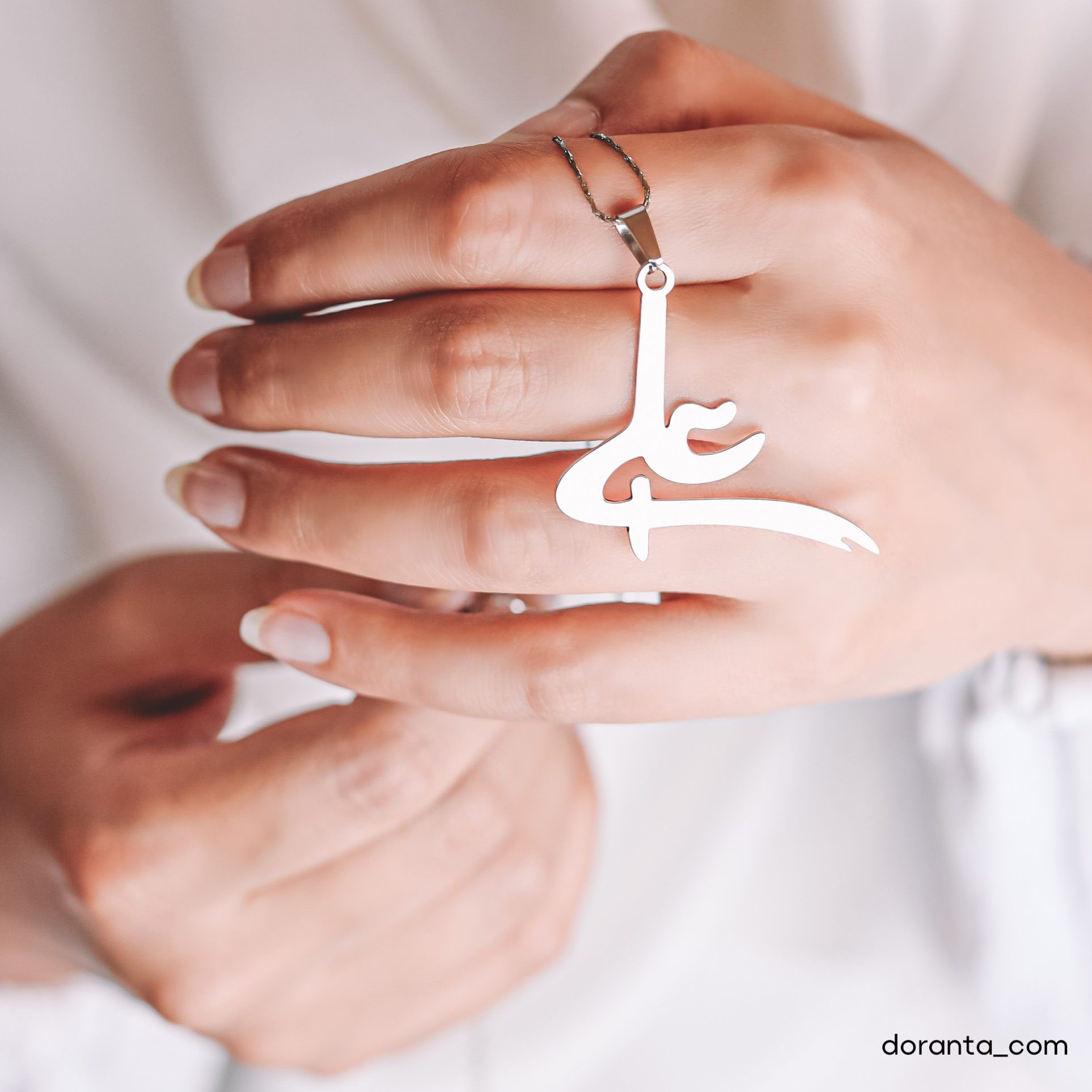 5BB6B8B3-8F2B-405B-8CCE-90788770E681 گردنبند طرح «مُجال» - Image 1